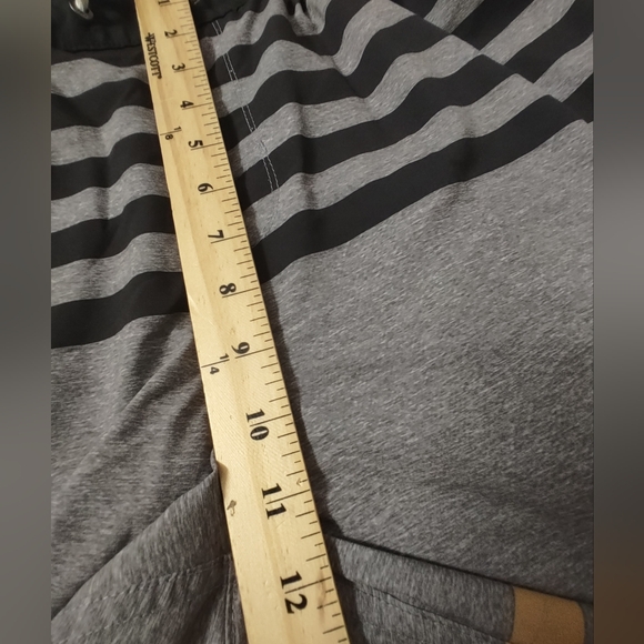 Vuori Mens Train Runner Performance Shorts Liner Striped Large - Picture 10 of 13